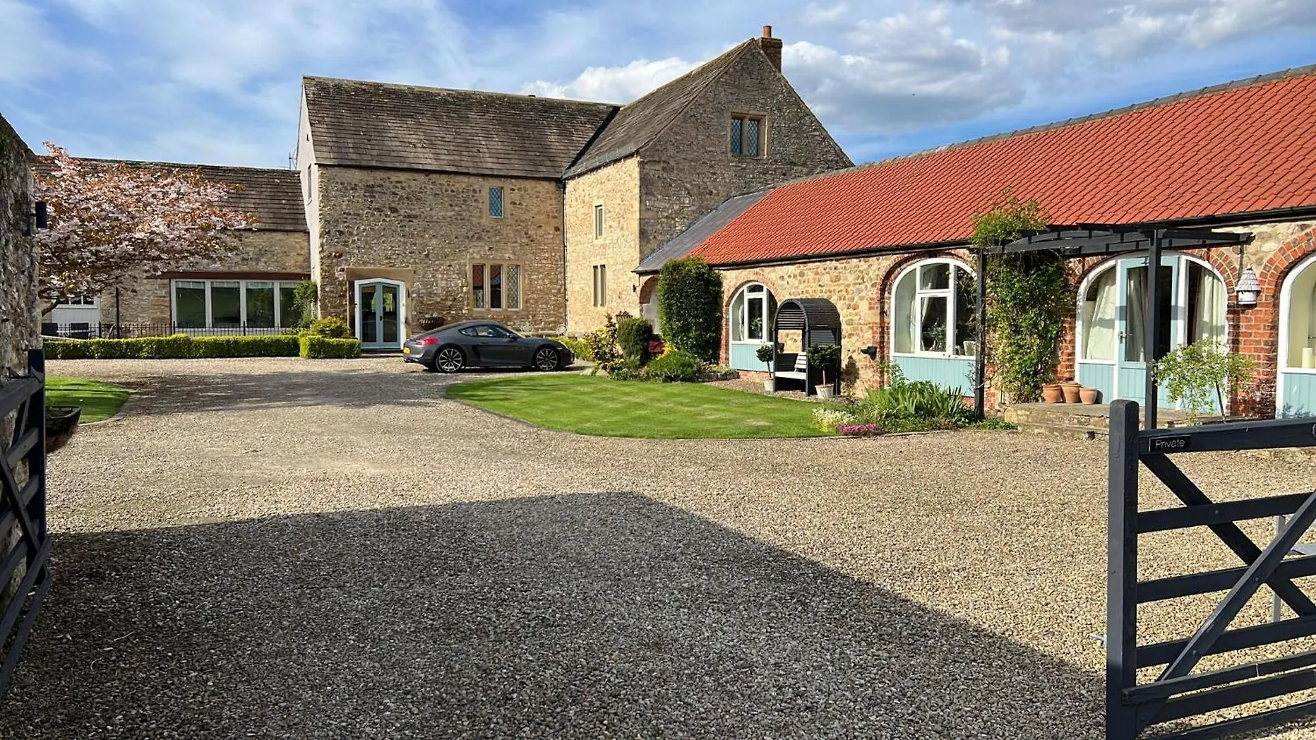 ***** Guest house The Garden Suites At Snape Castle Mews Bedale United Kingdom