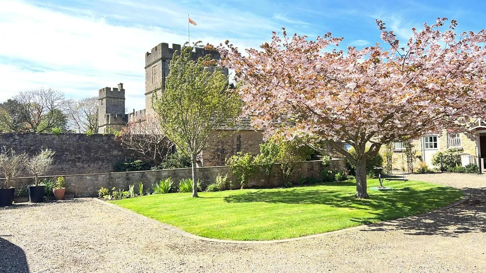 ***** Guest house The Garden Suites At Snape Castle Mews Bedale United Kingdom